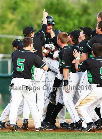 Thumbnail 2 in Marcus vs Carroll photogallery.