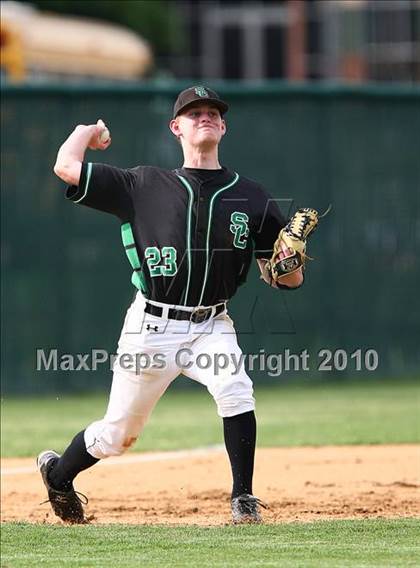 Thumbnail 2 in Marcus vs Carroll photogallery.