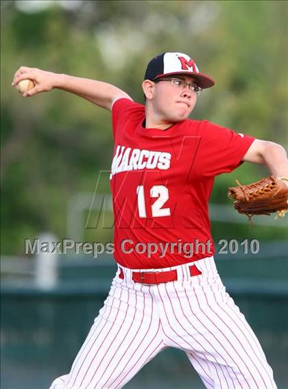 Thumbnail 3 in Marcus vs Carroll photogallery.