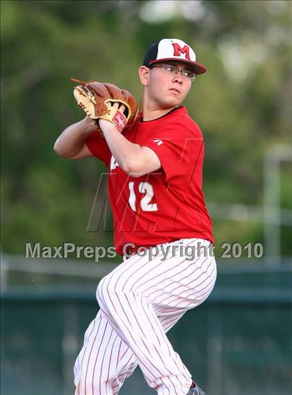 Thumbnail 1 in Marcus vs Carroll photogallery.