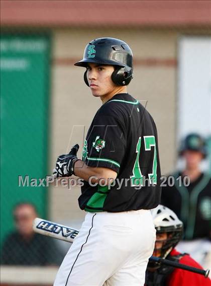 Thumbnail 3 in Marcus vs Carroll photogallery.