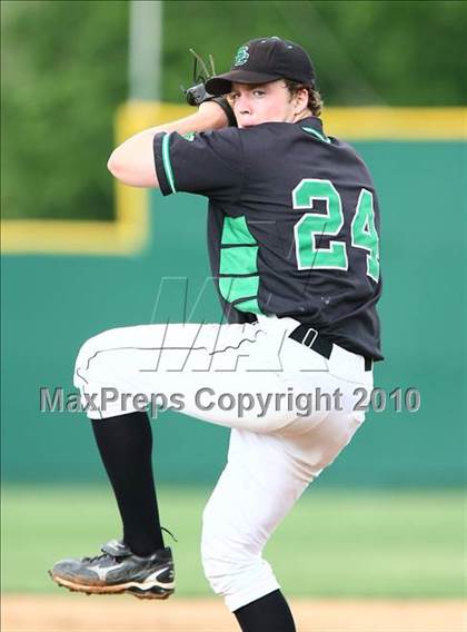 Thumbnail 3 in Marcus vs Carroll photogallery.