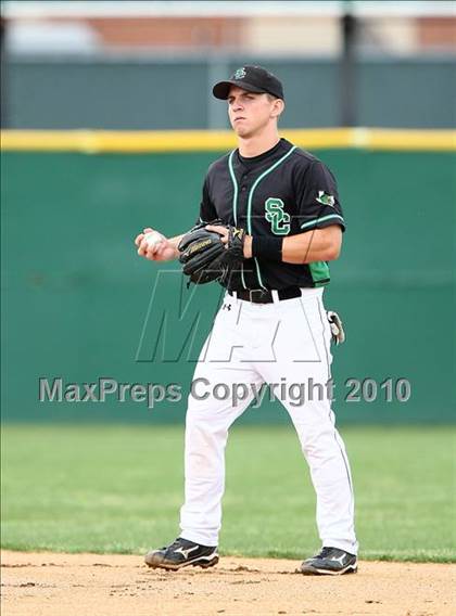Thumbnail 3 in Marcus vs Carroll photogallery.