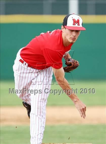 Thumbnail 2 in Marcus vs Carroll photogallery.