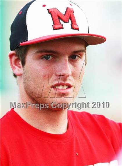 Thumbnail 1 in Marcus vs Carroll photogallery.