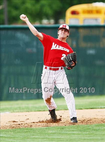 Thumbnail 3 in Marcus vs Carroll photogallery.