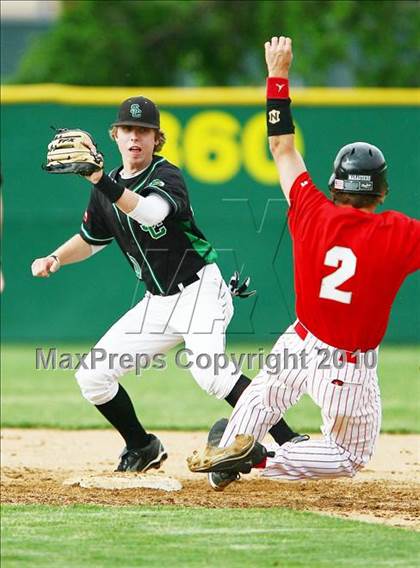 Thumbnail 1 in Marcus vs Carroll photogallery.