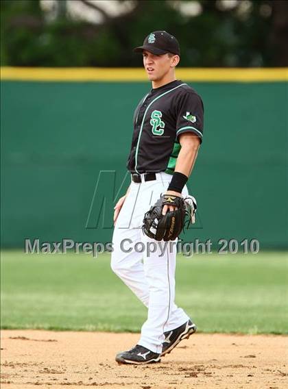 Thumbnail 3 in Marcus vs Carroll photogallery.