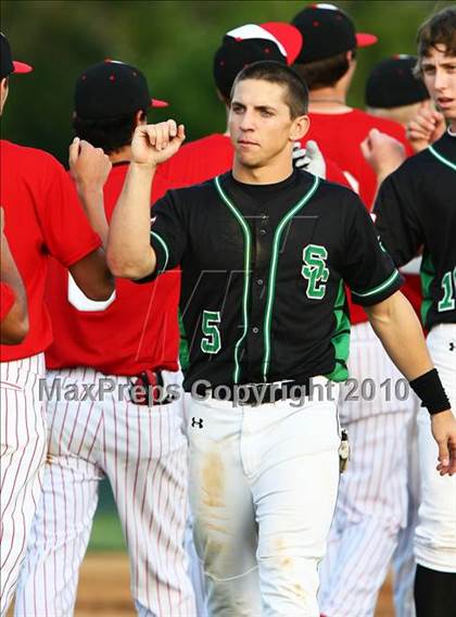 Thumbnail 3 in Marcus vs Carroll photogallery.