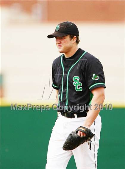 Thumbnail 3 in Marcus vs Carroll photogallery.