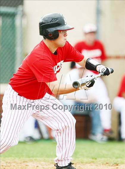 Thumbnail 3 in Marcus vs Carroll photogallery.