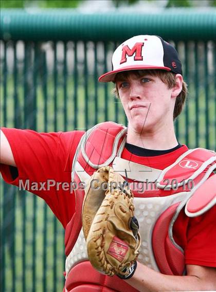 Thumbnail 3 in Marcus vs Carroll photogallery.