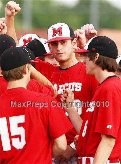 Thumbnail 1 in Marcus vs Carroll photogallery.