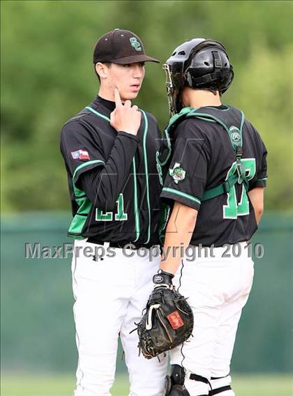 Thumbnail 2 in Marcus vs Carroll photogallery.