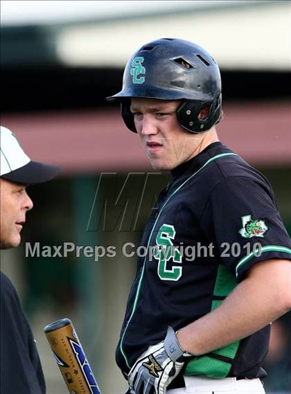 Thumbnail 2 in Marcus vs Carroll photogallery.