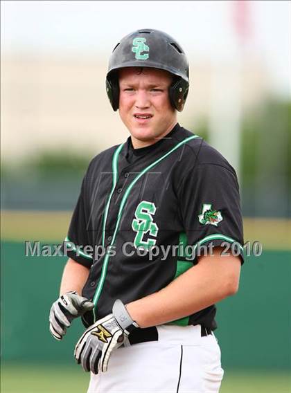 Thumbnail 3 in Marcus vs Carroll photogallery.