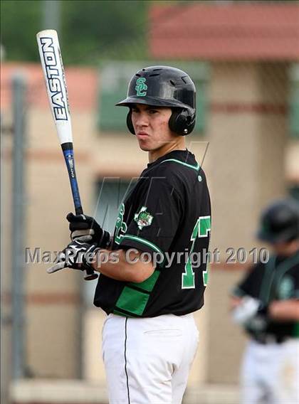 Thumbnail 2 in Marcus vs Carroll photogallery.
