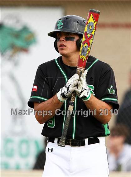 Thumbnail 3 in Marcus vs Carroll photogallery.