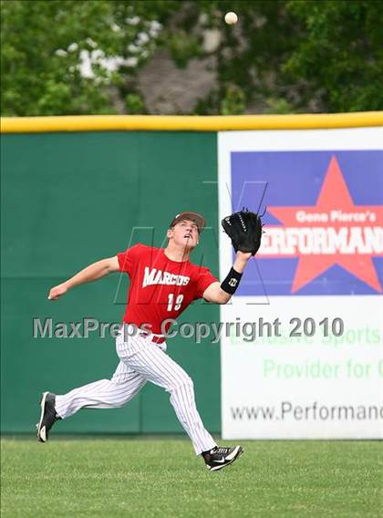 Thumbnail 3 in Marcus vs Carroll photogallery.