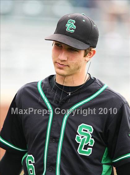 Thumbnail 3 in Marcus vs Carroll photogallery.