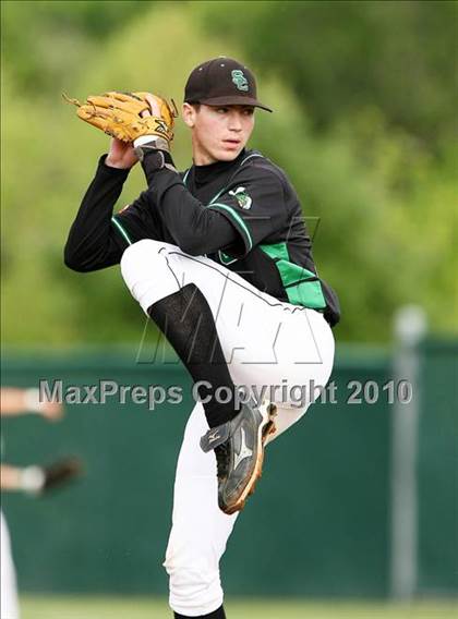 Thumbnail 1 in Marcus vs Carroll photogallery.