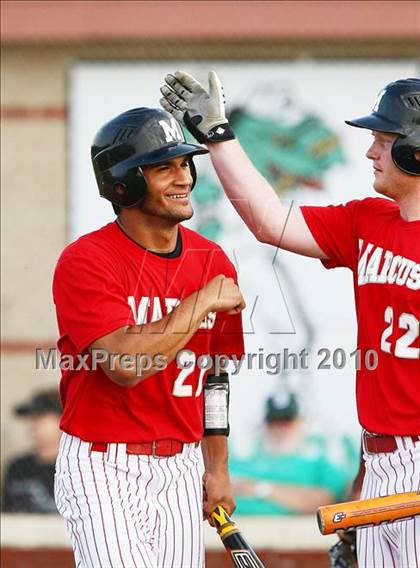 Thumbnail 3 in Marcus vs Carroll photogallery.