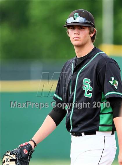 Thumbnail 3 in Marcus vs Carroll photogallery.