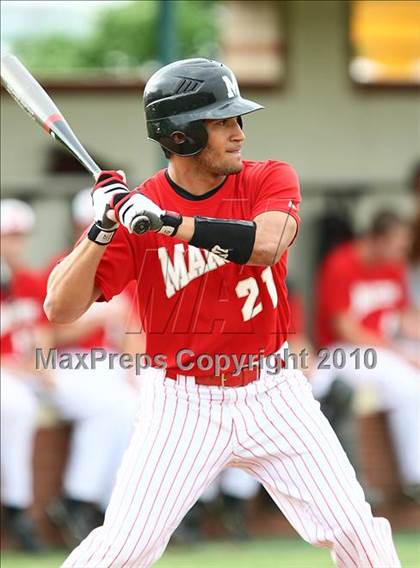 Thumbnail 2 in Marcus vs Carroll photogallery.