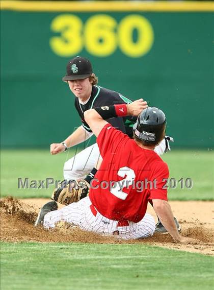 Thumbnail 3 in Marcus vs Carroll photogallery.