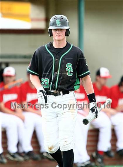 Thumbnail 3 in Marcus vs Carroll photogallery.