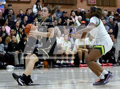 Thumbnail 2 in Archbishop Mitty vs. Ontario Christian (Sabrina Ionescu Showcase) photogallery.