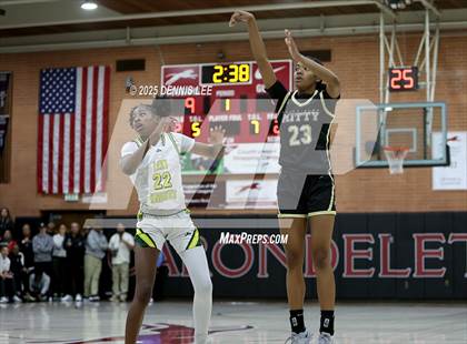 Thumbnail 2 in Archbishop Mitty vs. Ontario Christian (Sabrina Ionescu Showcase) photogallery.