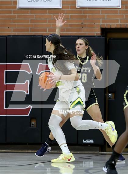 Thumbnail 2 in Archbishop Mitty vs. Ontario Christian (Sabrina Ionescu Showcase) photogallery.