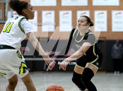 Thumbnail 2 in Archbishop Mitty vs. Ontario Christian (Sabrina Ionescu Showcase) photogallery.