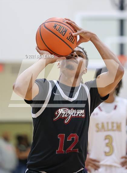 Thumbnail 2 in Dougherty vs Salem (Legends Classic Showdown) photogallery.