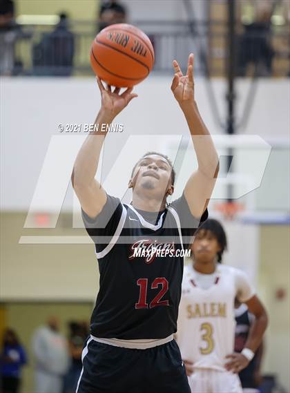 Thumbnail 3 in Dougherty vs Salem (Legends Classic Showdown) photogallery.
