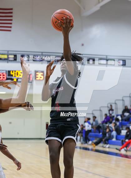 Thumbnail 3 in Dougherty vs Salem (Legends Classic Showdown) photogallery.