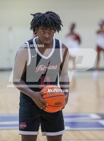 Thumbnail 2 in Dougherty vs Salem (Legends Classic Showdown) photogallery.
