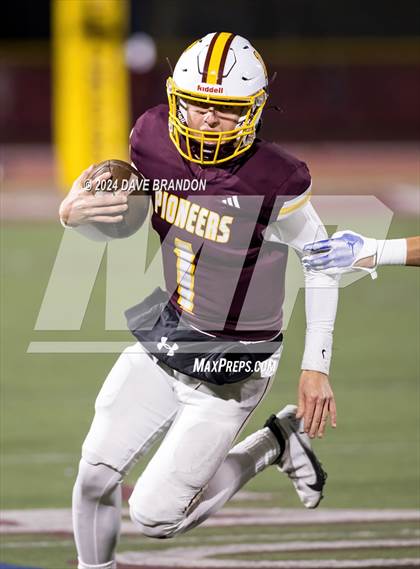 Thumbnail 3 in Simi Valley vs. La Habra (CIF SS D3 Quarter Final) photogallery.