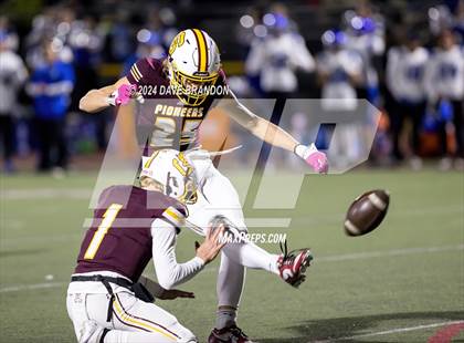 Thumbnail 2 in Simi Valley vs. La Habra (CIF SS D3 Quarter Final) photogallery.