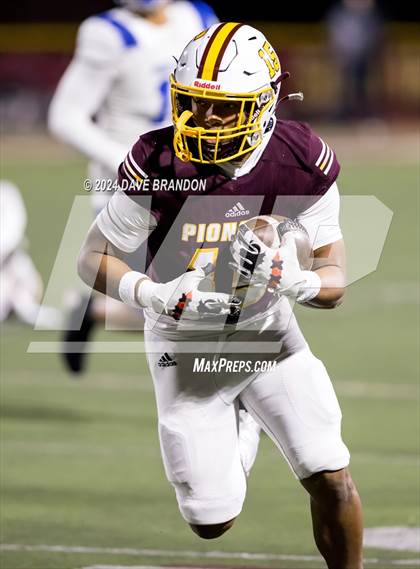Thumbnail 1 in Simi Valley vs. La Habra (CIF SS D3 Quarter Final) photogallery.
