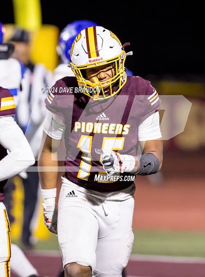 Thumbnail 3 in Simi Valley vs. La Habra (CIF SS D3 Quarter Final) photogallery.