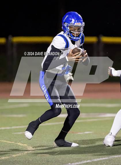 Thumbnail 3 in Simi Valley vs. La Habra (CIF SS D3 Quarter Final) photogallery.