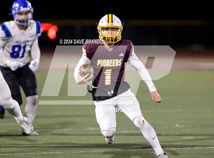 Thumbnail 1 in Simi Valley vs. La Habra (CIF SS D3 Quarter Final) photogallery.