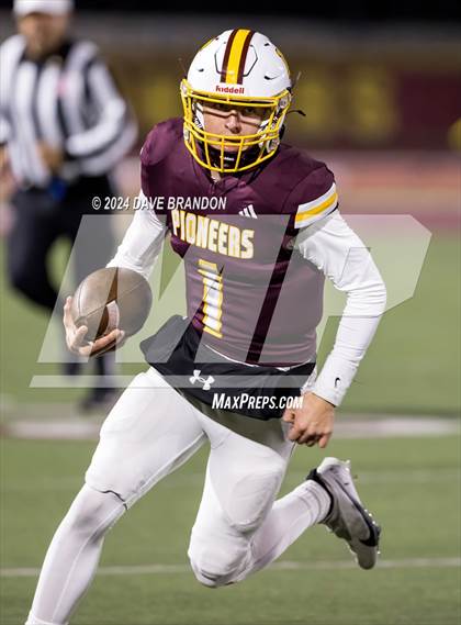 Thumbnail 2 in Simi Valley vs. La Habra (CIF SS D3 Quarter Final) photogallery.