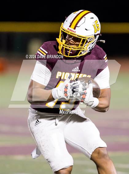 Thumbnail 3 in Simi Valley vs. La Habra (CIF SS D3 Quarter Final) photogallery.
