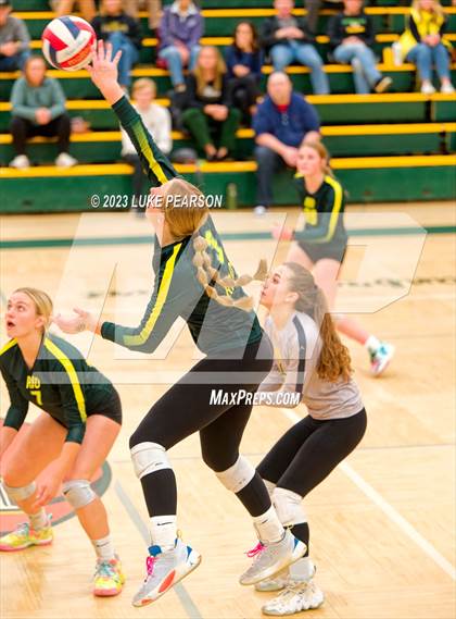 Thumbnail 2 in Rio Americano vs. Vacaville photogallery.