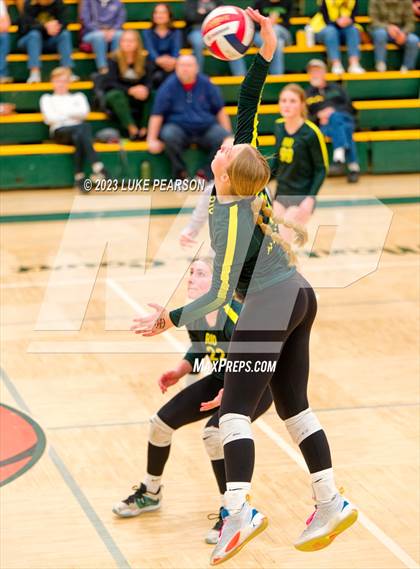 Thumbnail 2 in Rio Americano vs. Vacaville photogallery.