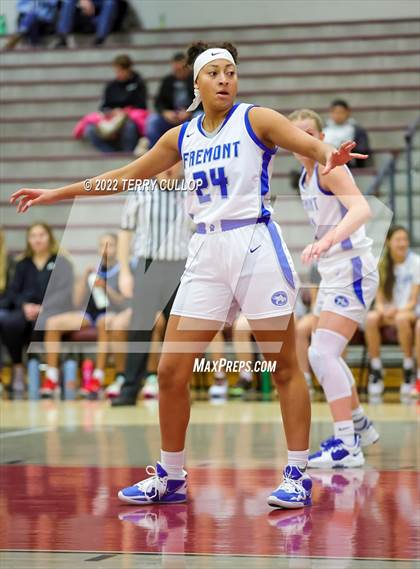 Thumbnail 1 in Westlake vs. Fremont (Beetdigger Classic) photogallery.