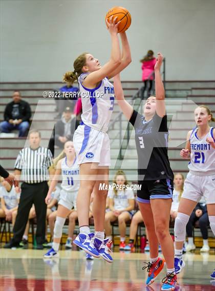 Thumbnail 2 in Westlake vs. Fremont (Beetdigger Classic) photogallery.